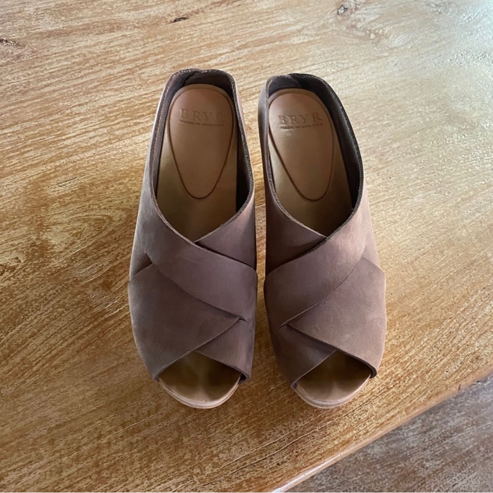 Bryr clogs discontinued style and color